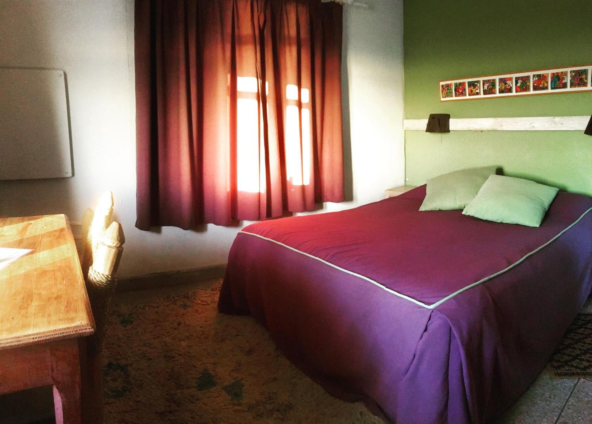 Hotel De La *