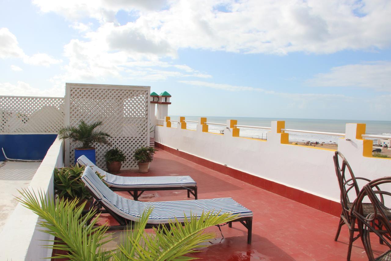 Hotel De La *