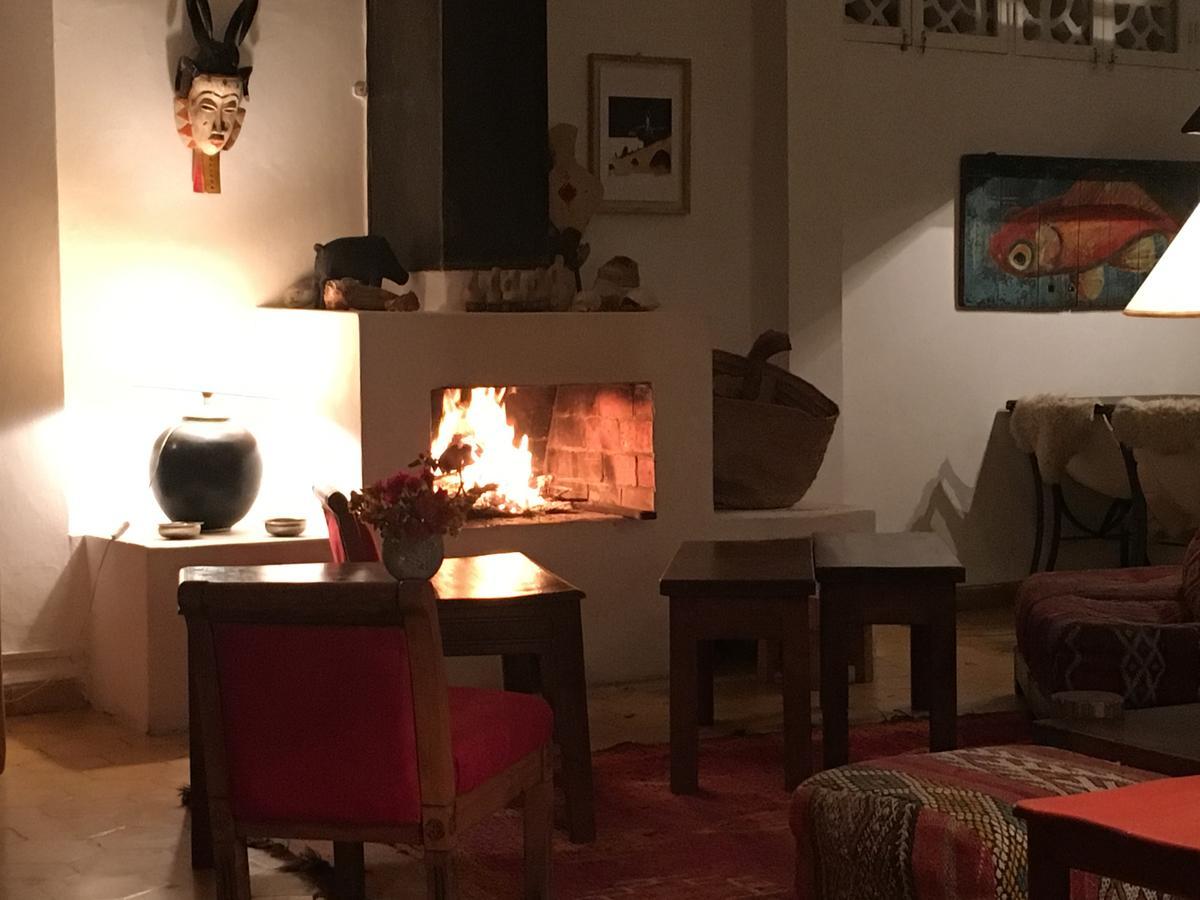 Hotel De La *